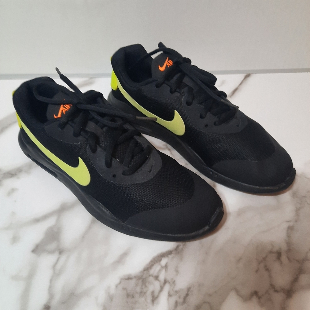 Nike Air Max Oketo Shoes Black Yellow Running Sneakers Ar7419-004 Size 6Y